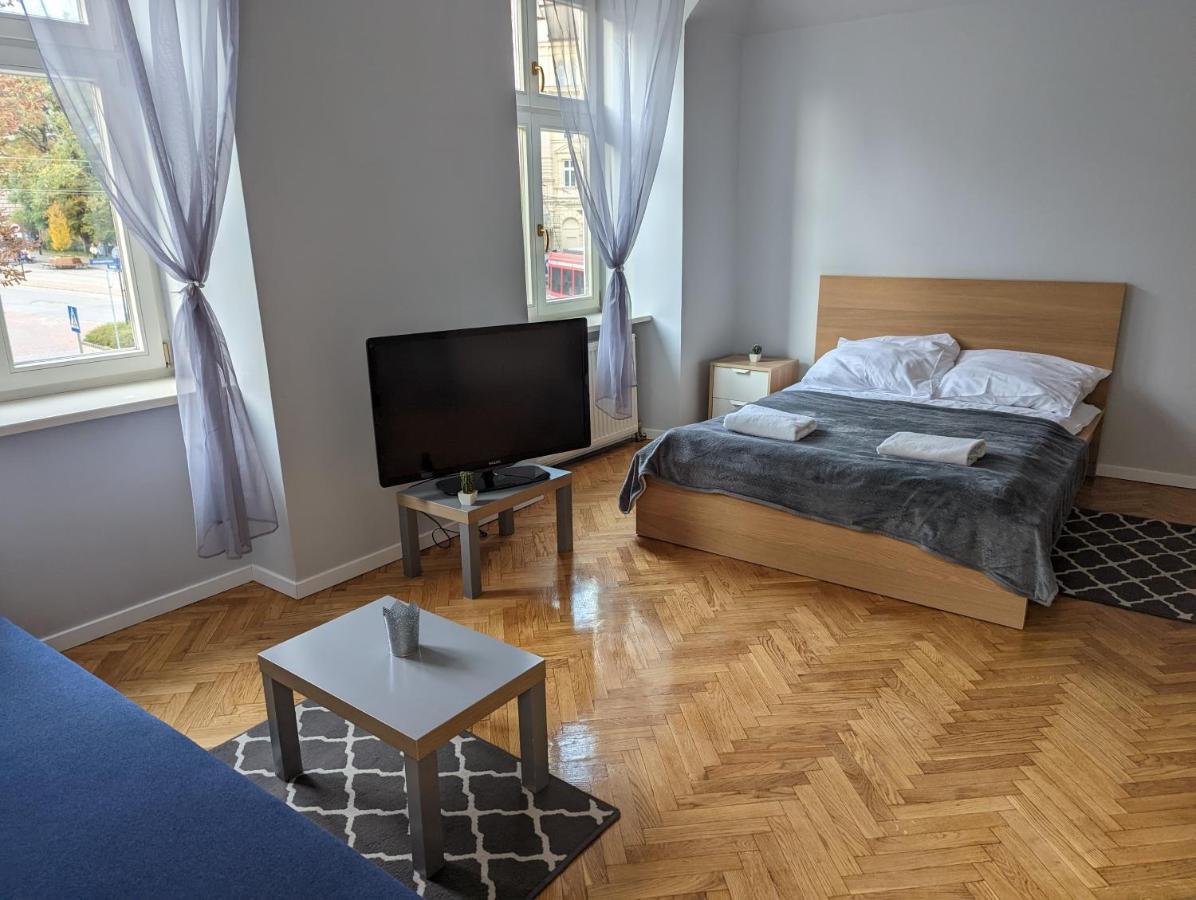 Wawel Suites Krasków Exteriör bild