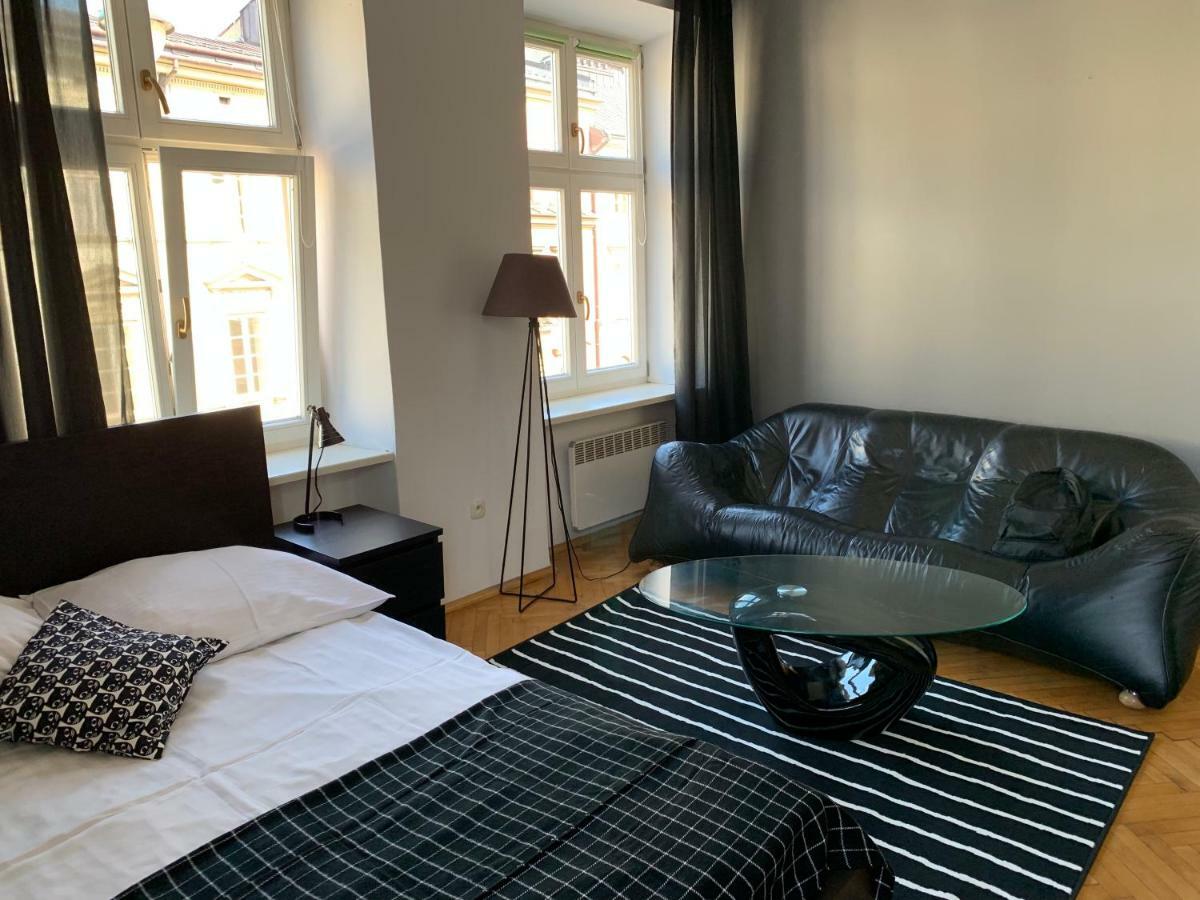 Wawel Suites Krasków Exteriör bild